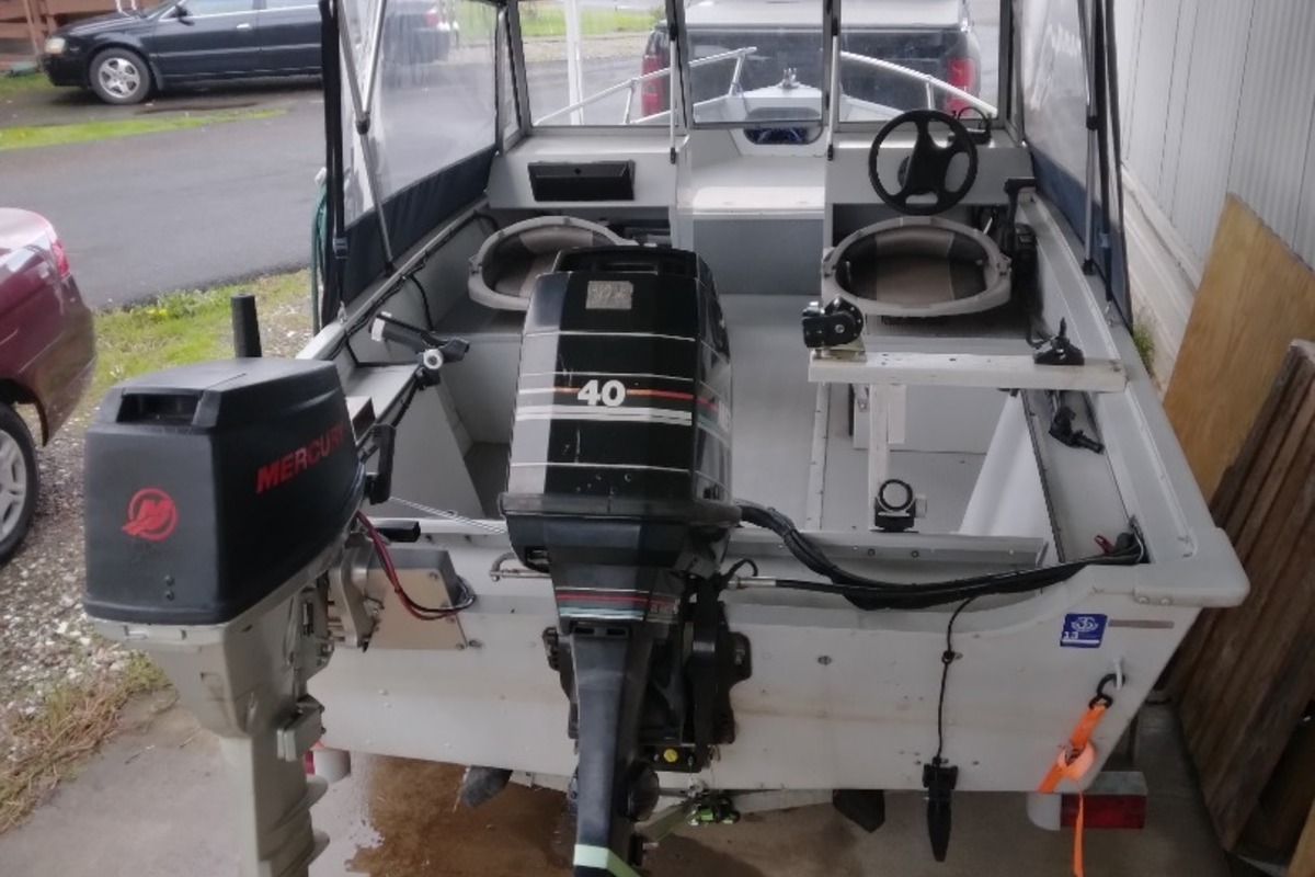 2004 Smoker Craft Tracer, 2