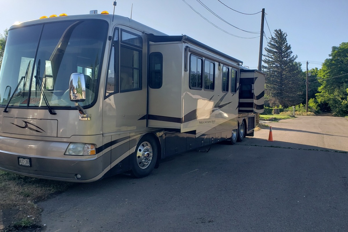 2004 Newmar Mountain Aire 4301, 1