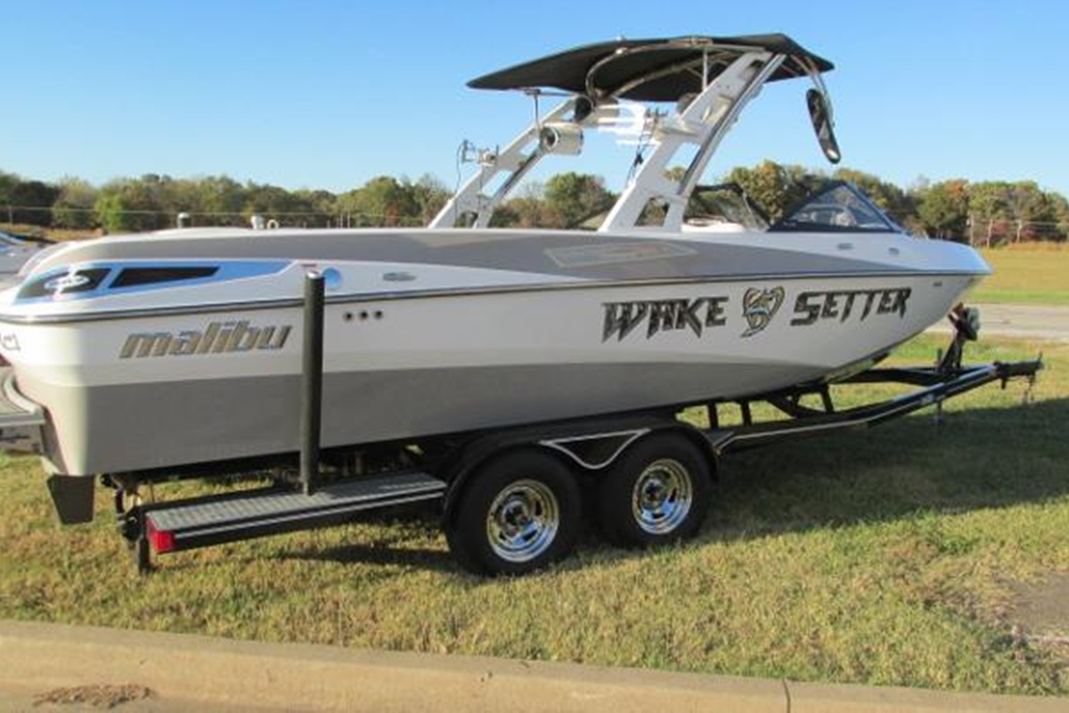 2012 Malibu Wakesetter 247 LSV, 1