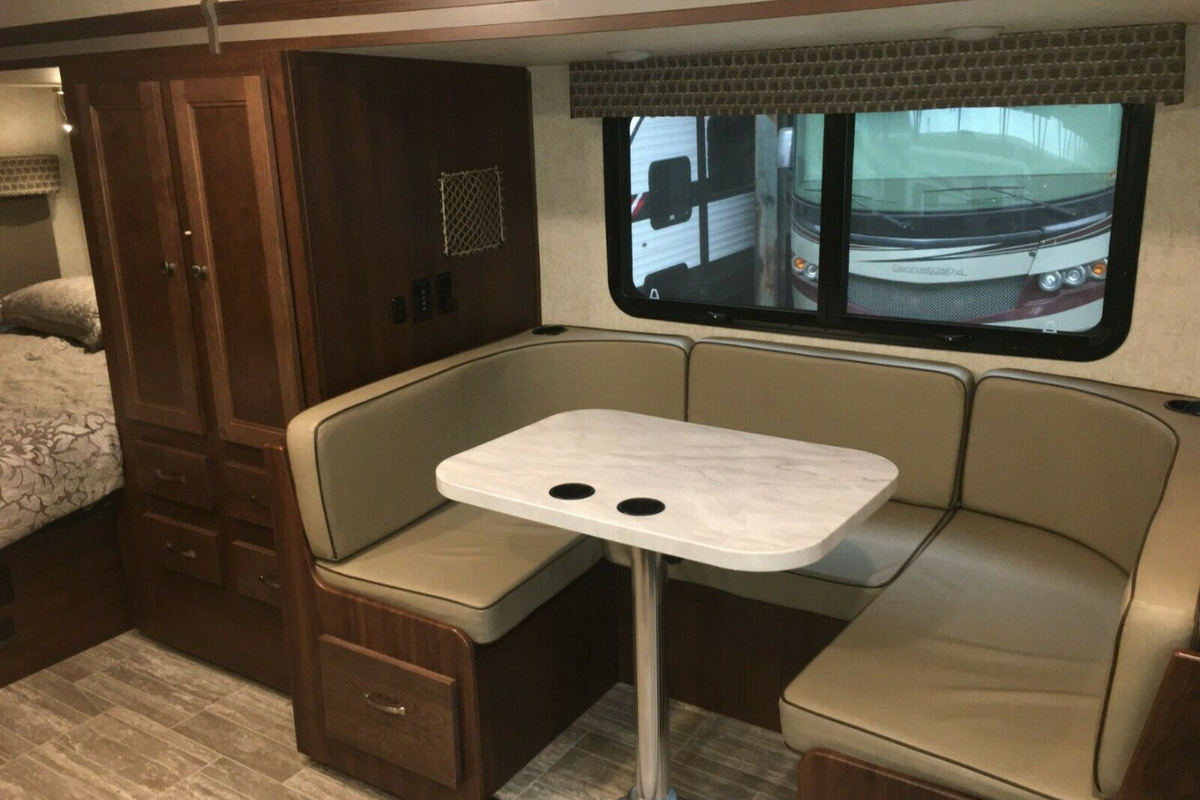 2020 Sunseeker Forest River MBS Mercedes Benz, 3