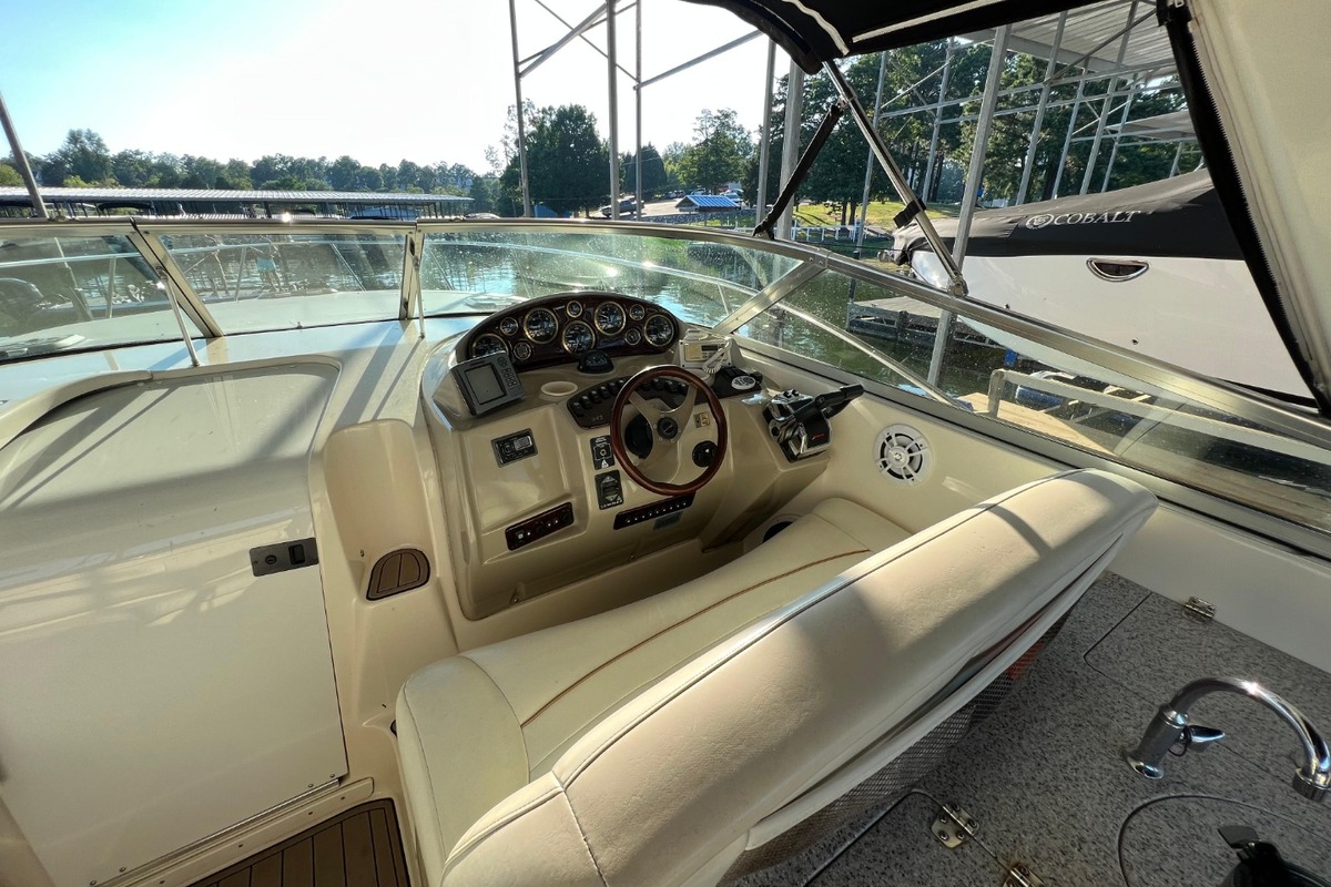 2002 Rinker 342 Fiesta Vee, 22