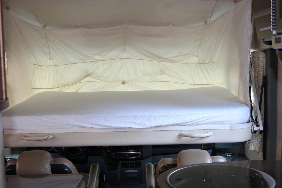 2010 winnebago via 25T (twin beds) in Campbell, NY