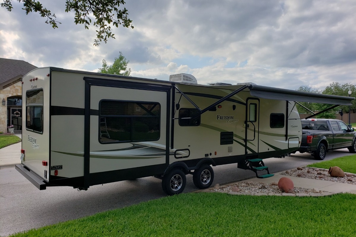 2016 Coachmen Freedom Express 298REDS 298 REDS, 2
