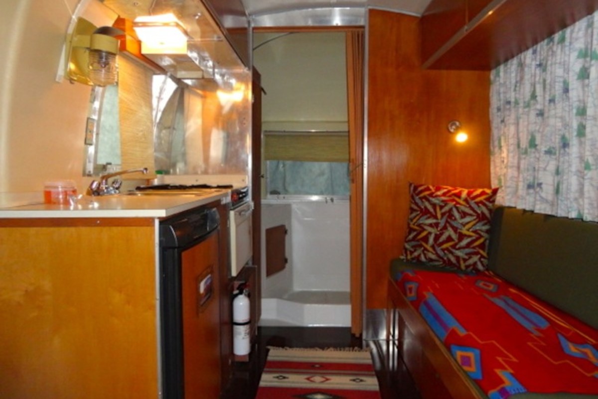 1967 Airstream VINTAGE RARE CARAVEL, 6