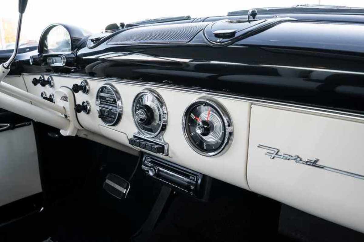 1955 Ford Crown Victoria, 22