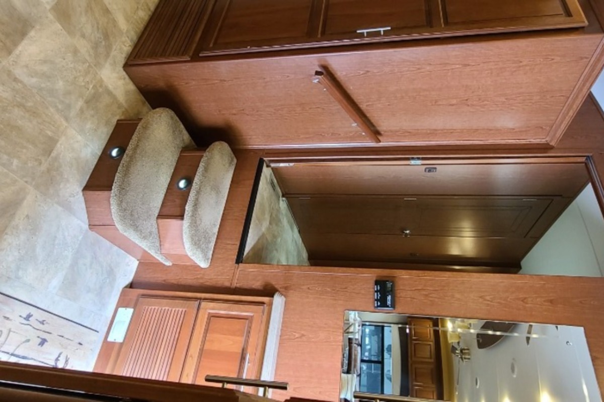 2015 Dynamax Trilogy 38WT Low Miles and 2 yr warranty, 16