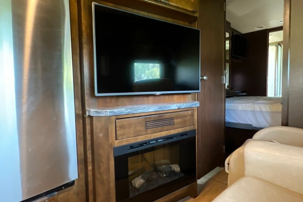 2016 Tiffin Allegro 36 LA, 16