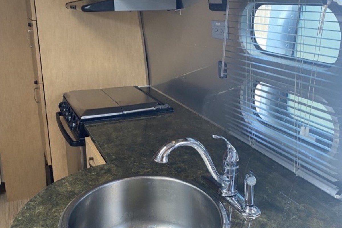 2013 Airstream Flying Cloud 28, 7