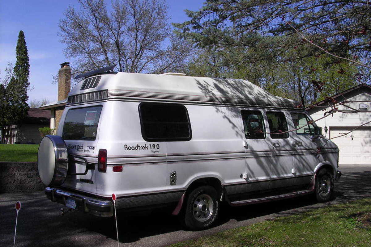 1992 Dodge Roadtrek 190 Popular Mag wheels, trailer hitch, 3