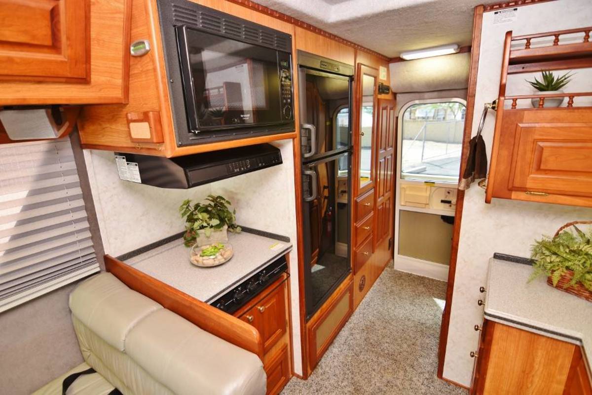 2004 Chinook DESTINY, 10