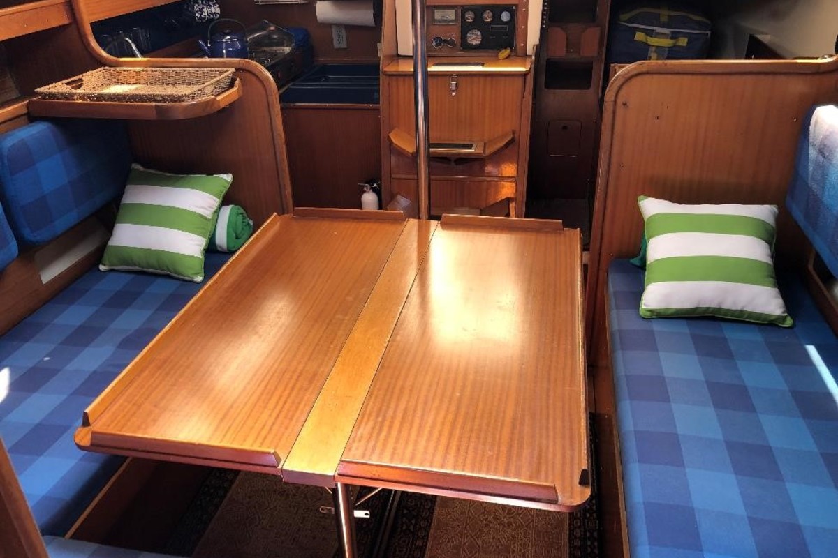 1975 Dufour 31, 4