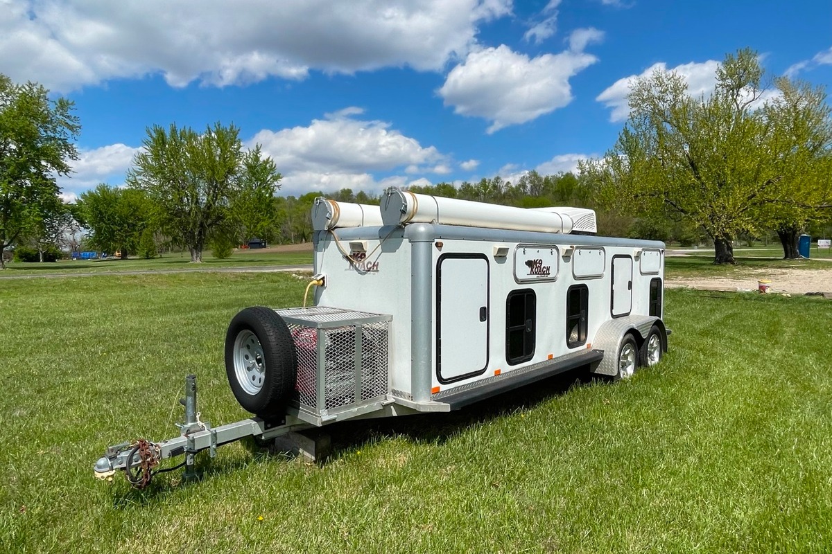 2009 K-9 Koach 6 Hole Dog Trailer, 0