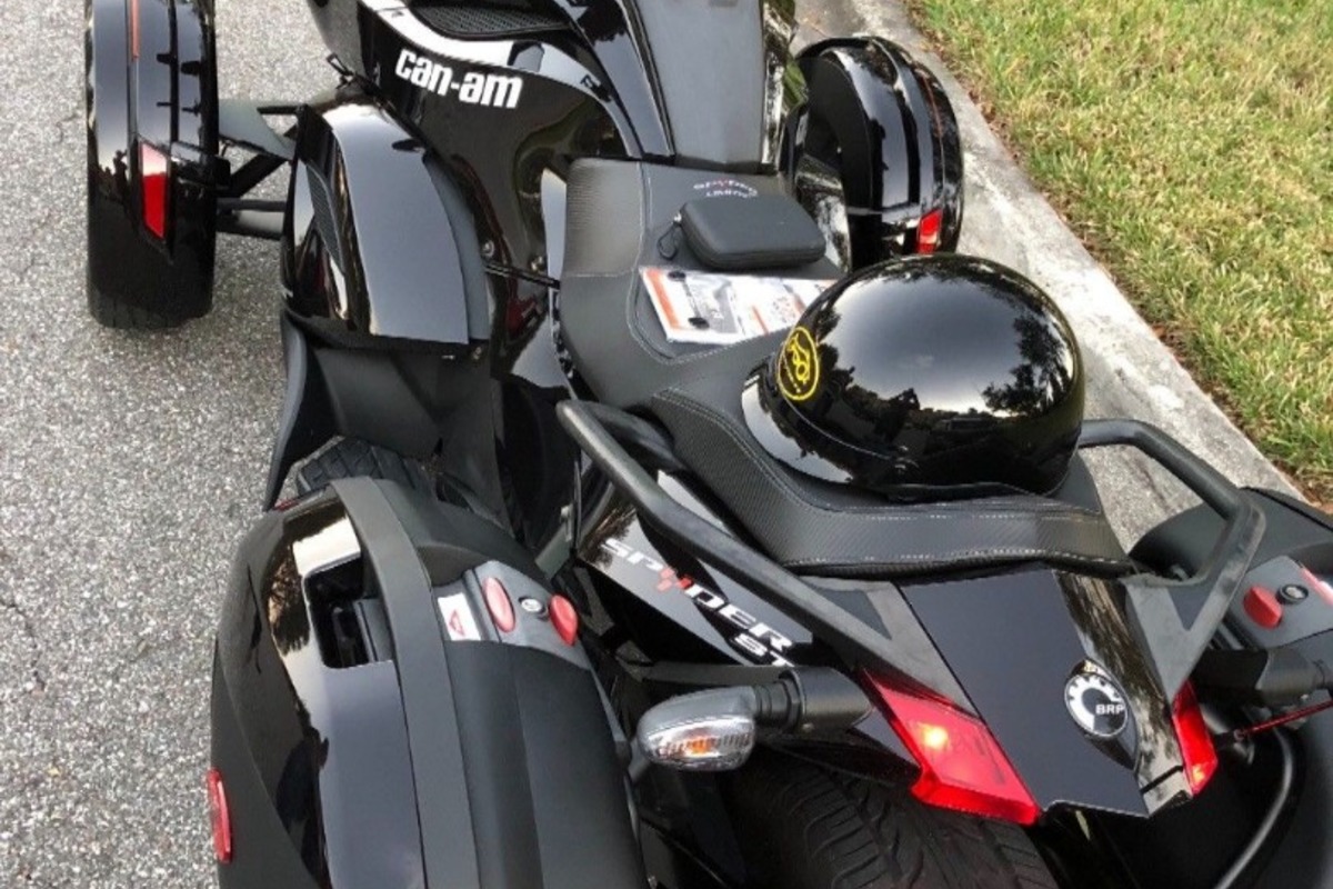 2013 Can-Am ST LIMITED, 3