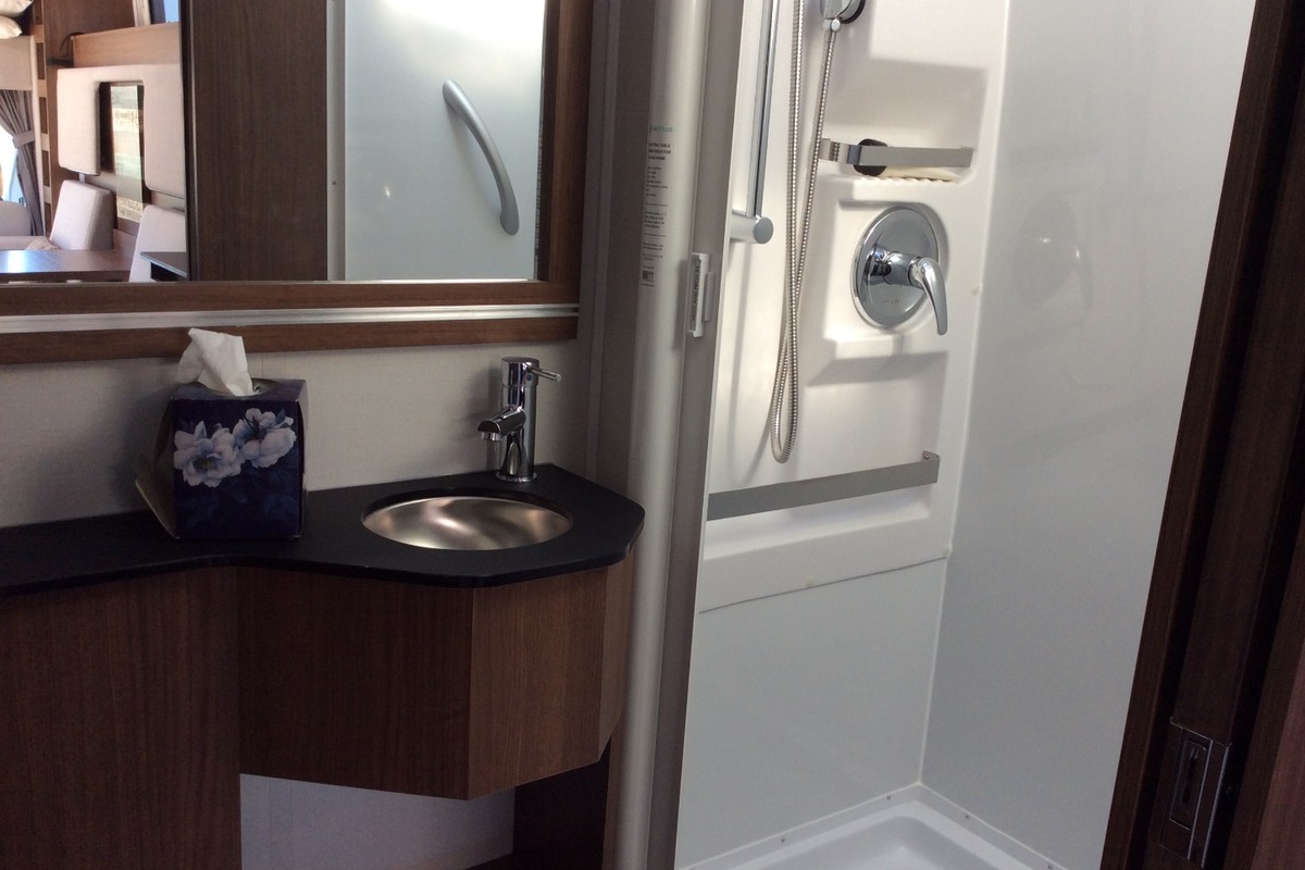 2017 Triplee Leisure Van Wonder Murphy Bed in Latrobe, CA