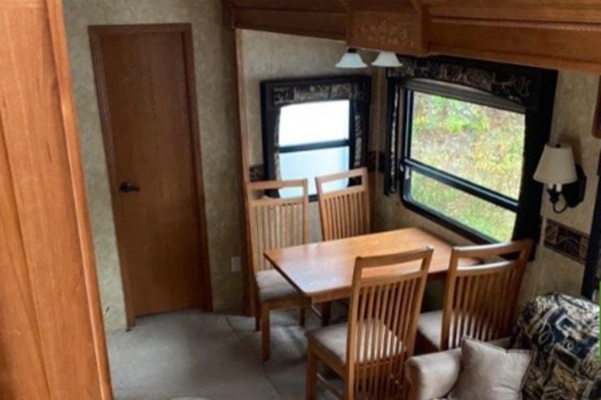2010 Forest River Sierra 355QBQ, 2