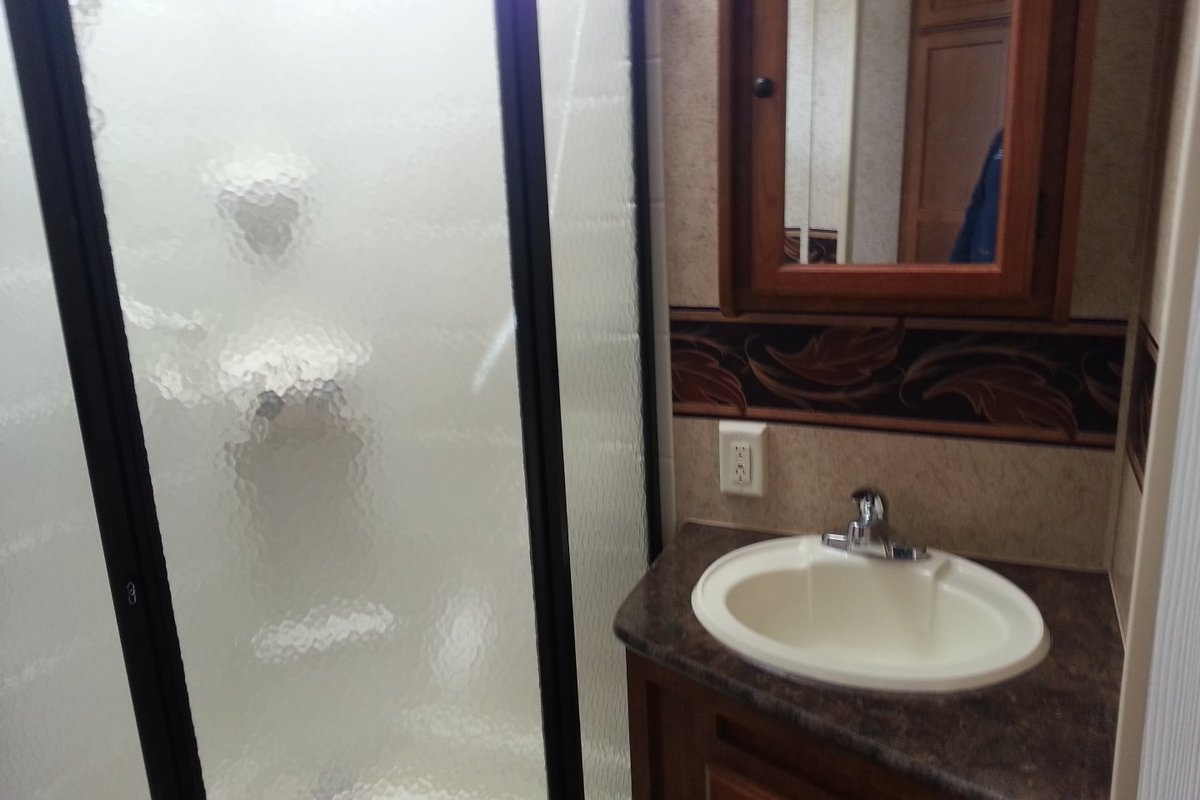 2012 Layton Homes Corp 458 - Layton, 8