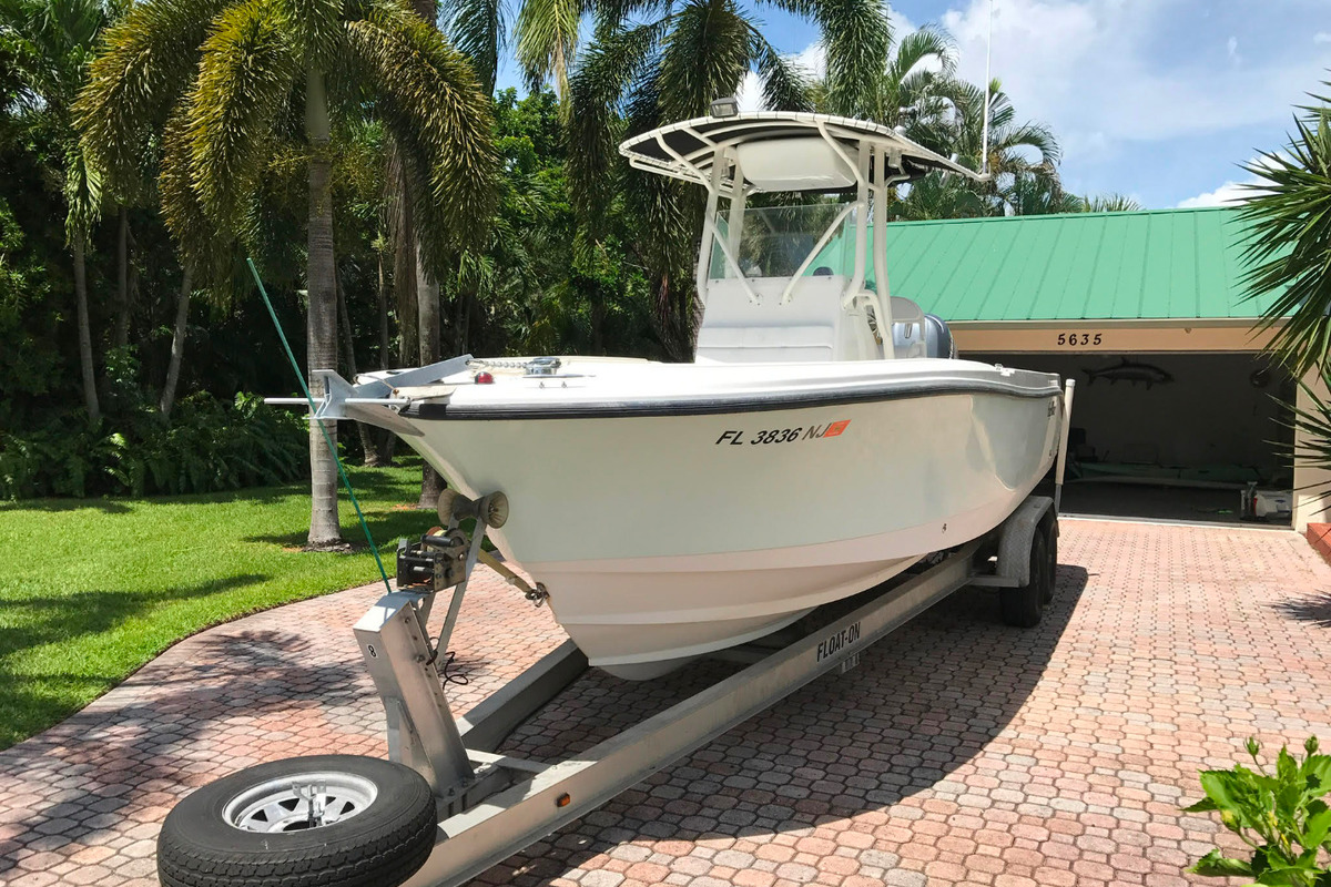 2006 EdgeWater 245 CC, 3