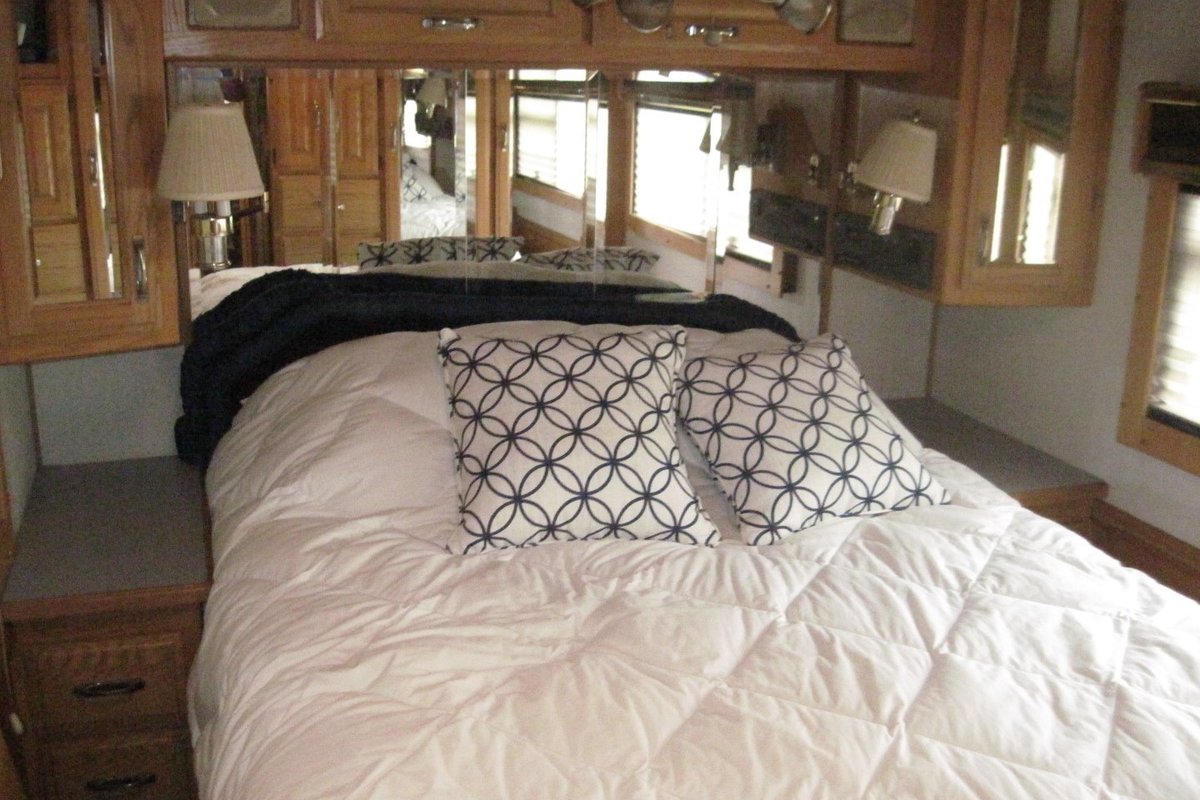 1991 American Eagle Fleetwood, 16
