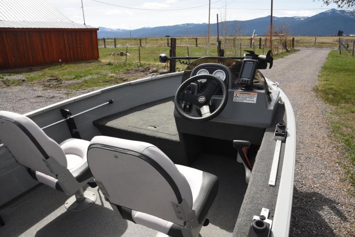 2016 Smoker Craft Resorter 151 in Fort Klamath, OR