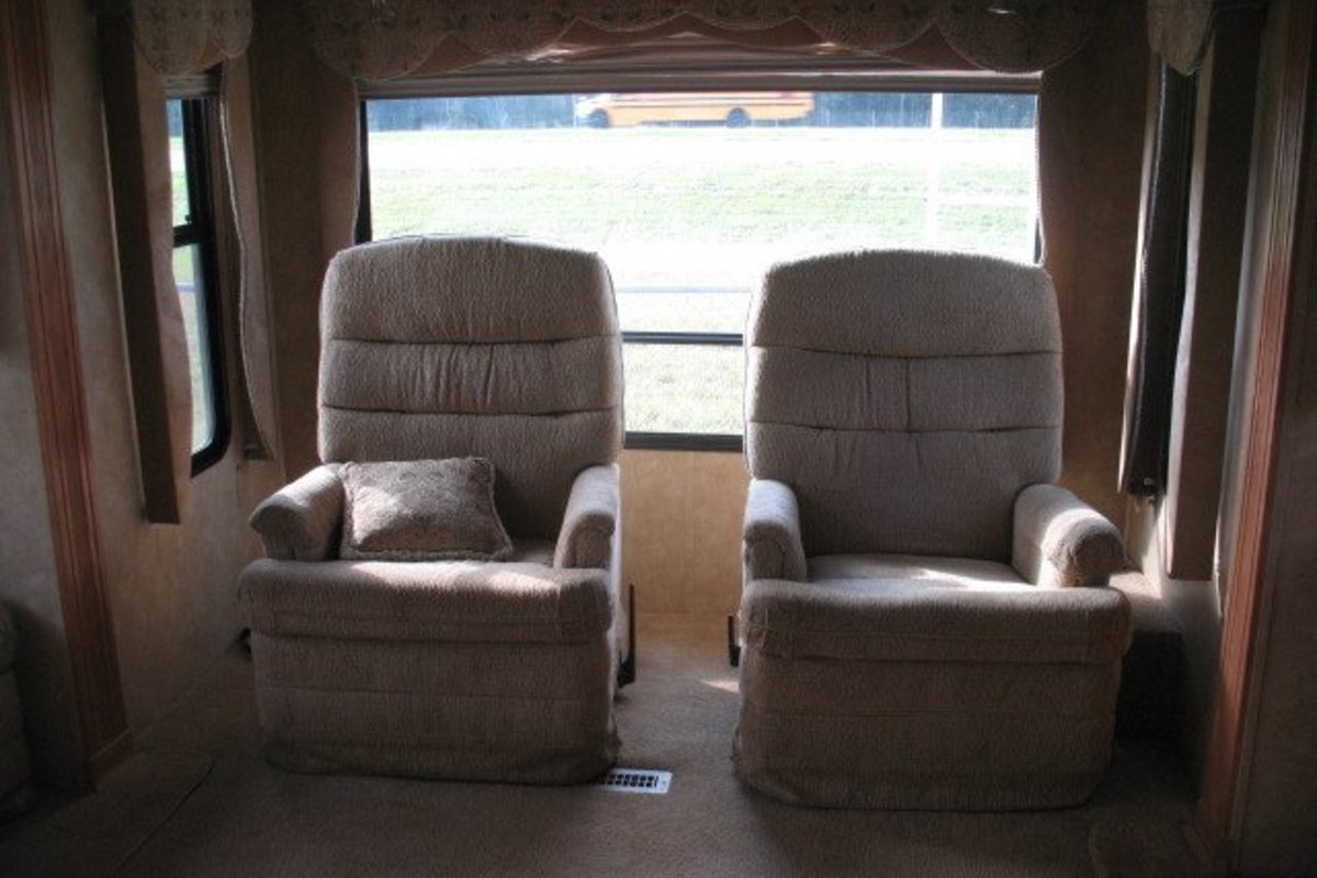2008 Forest River Cardinal 37RL, 1