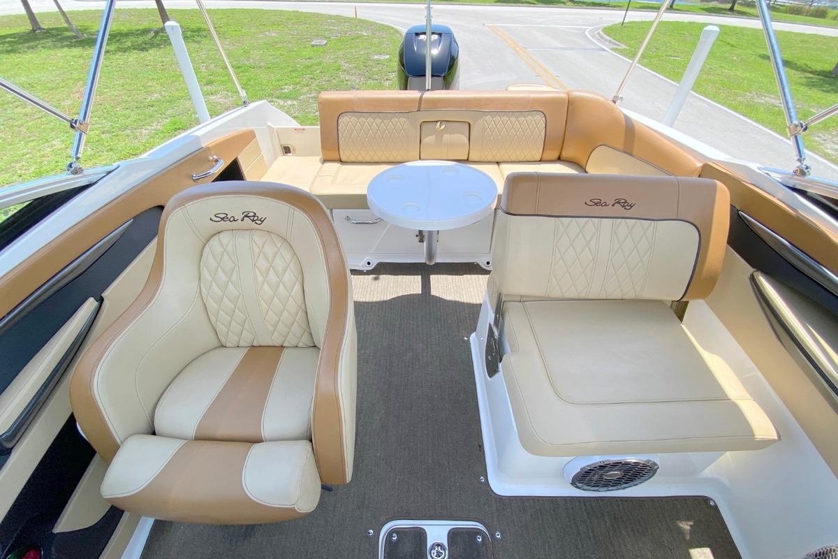2015 Sea Ray 240 Sundeck, 7