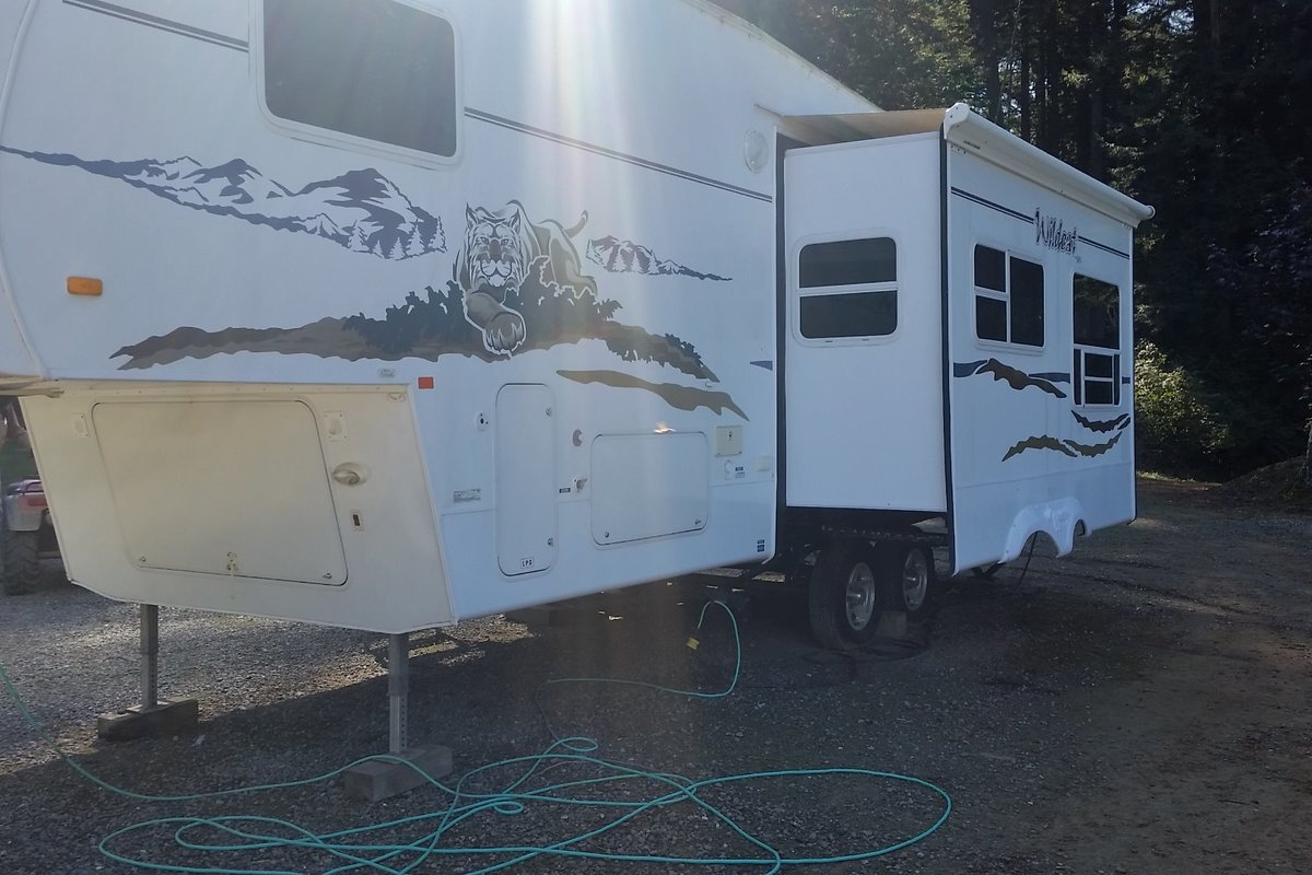 2006 Forest River M-28RK Wildcat, 2