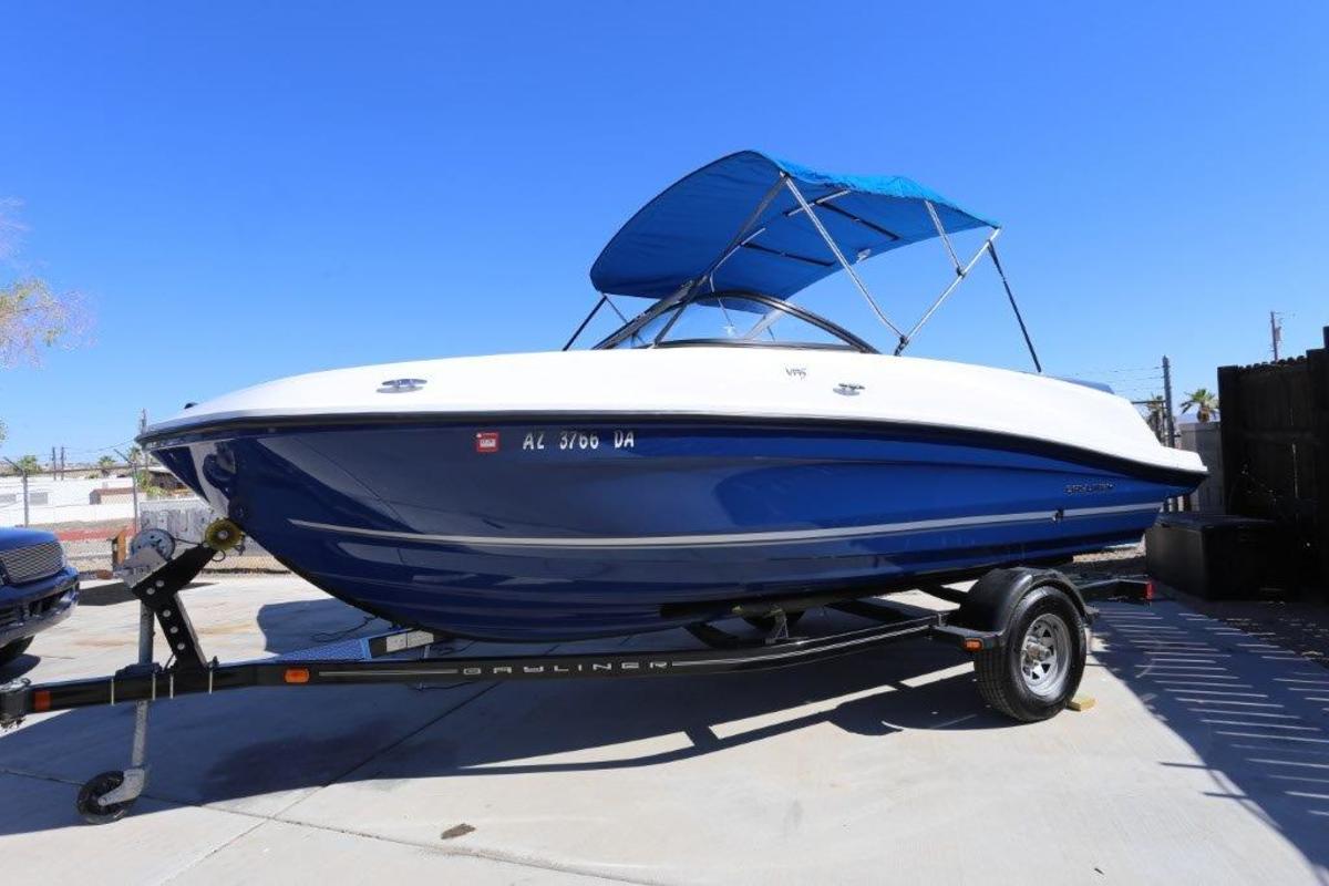 2016 Bayliner VR5, 0
