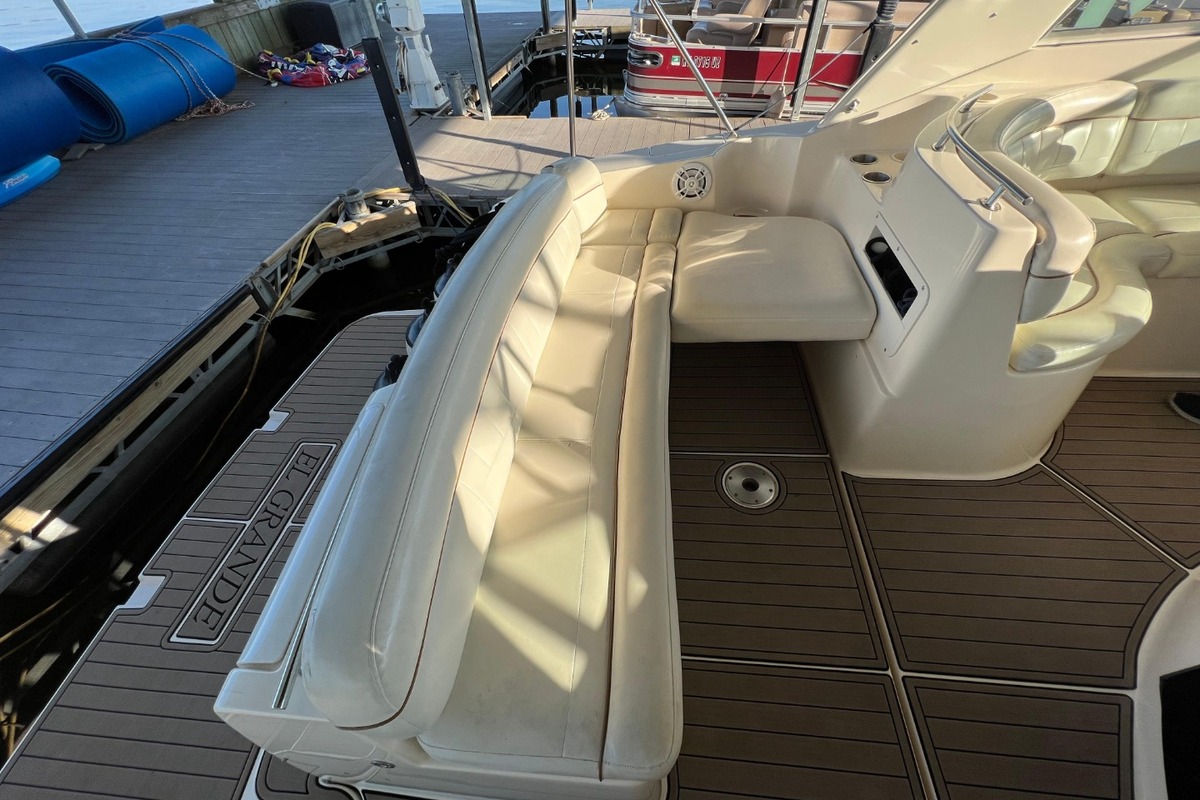 2002 Rinker 342 Fiesta Vee, 20
