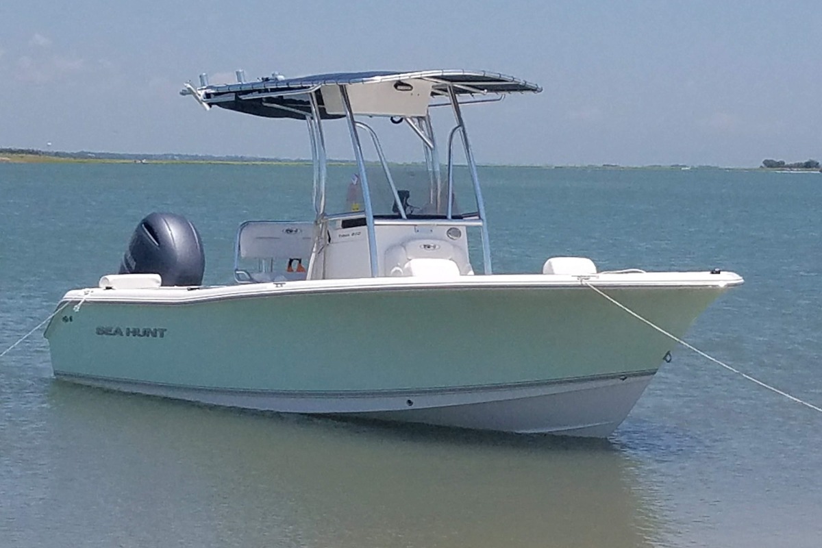 2016 Sea Hunt Triton 210, 0