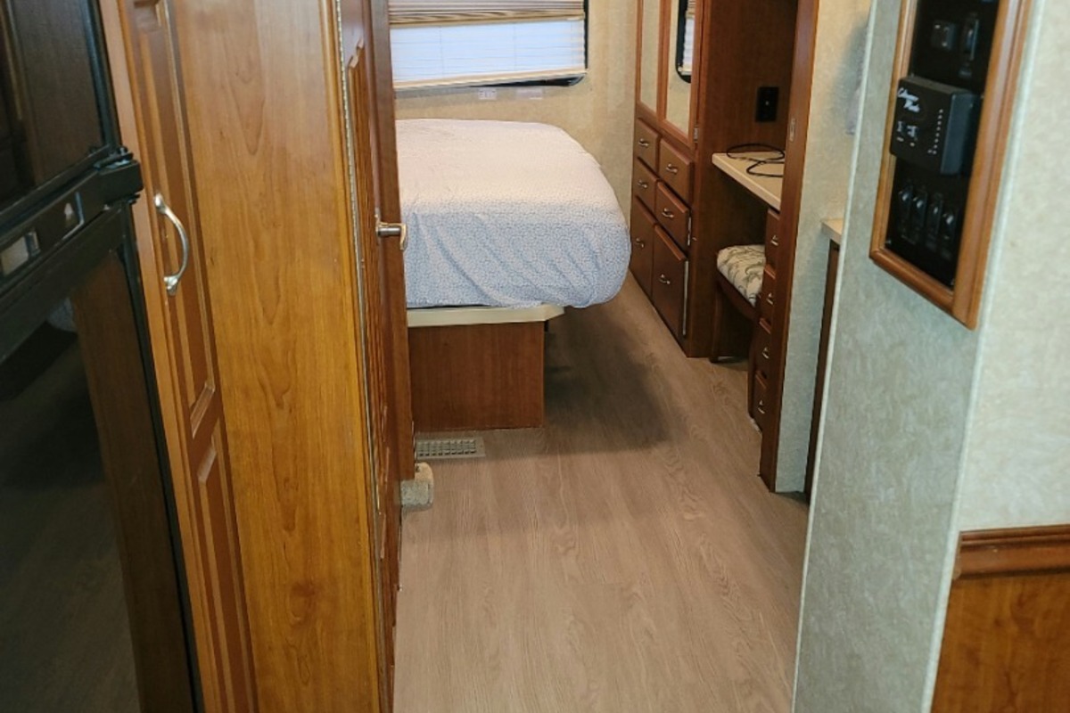 2007 Four Winds Hurricane 32R, 16