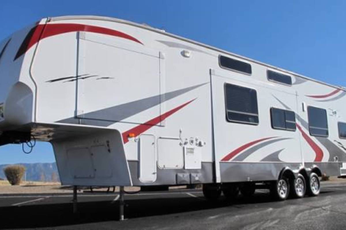 2008 Keystone FUZION FZ373, 1