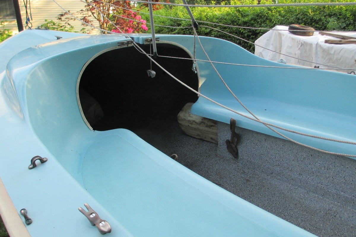1965 Cape Cod Shipbuilders Herreshoff Gemini, 3