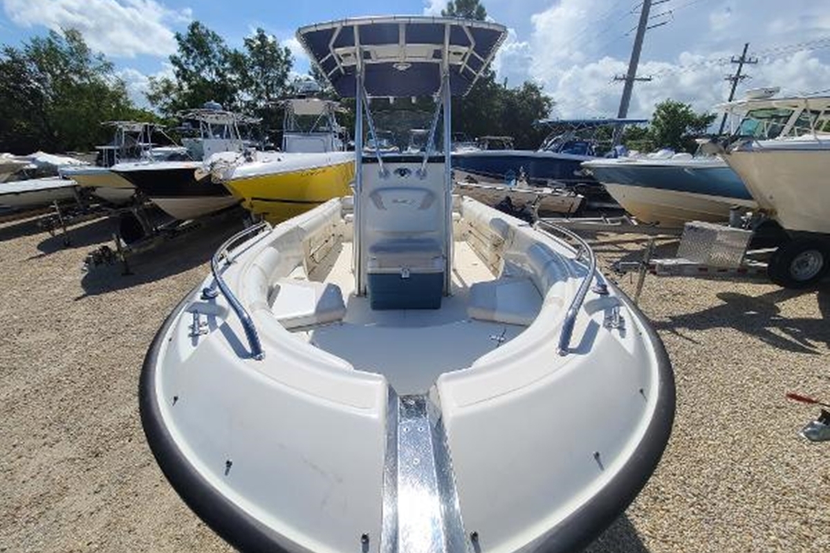 2005 Boston Whaler 210 Outrage, 15