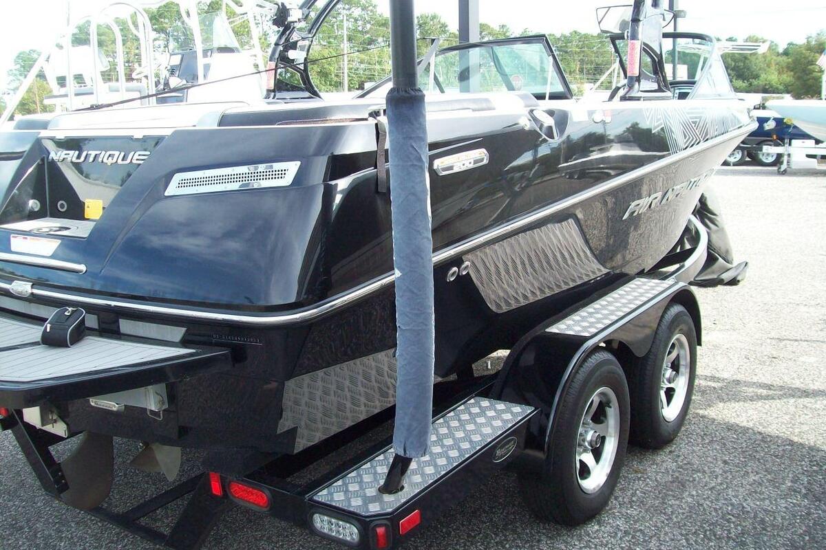 2011 Correct Craft Sport Nautique 200, 4