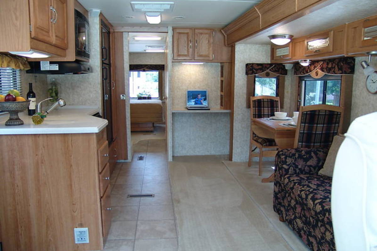 2007 R-Vision Trail-Aire 35', 2