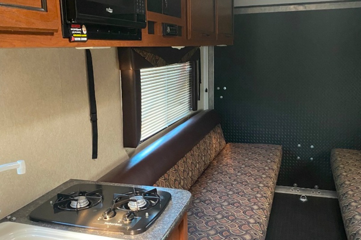 2015 Powerlite by Pacific Coachworks Ultra Lite 18XLE, 7