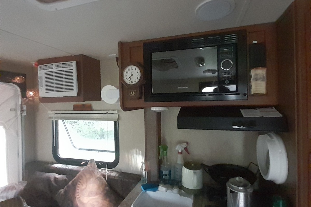 2017 Travel Lite Express E14X w/rear flip out bed, 0