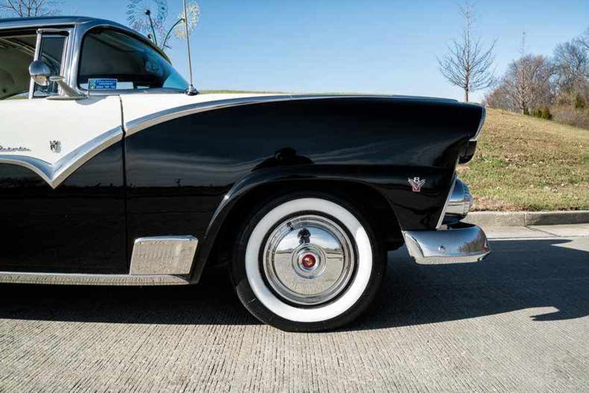 1955 Ford Crown Victoria, 10