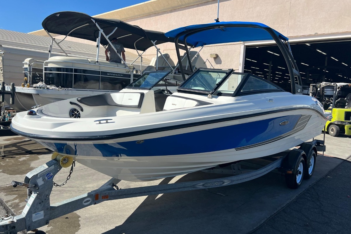 2016 Sea Ray 21 SPX, 1