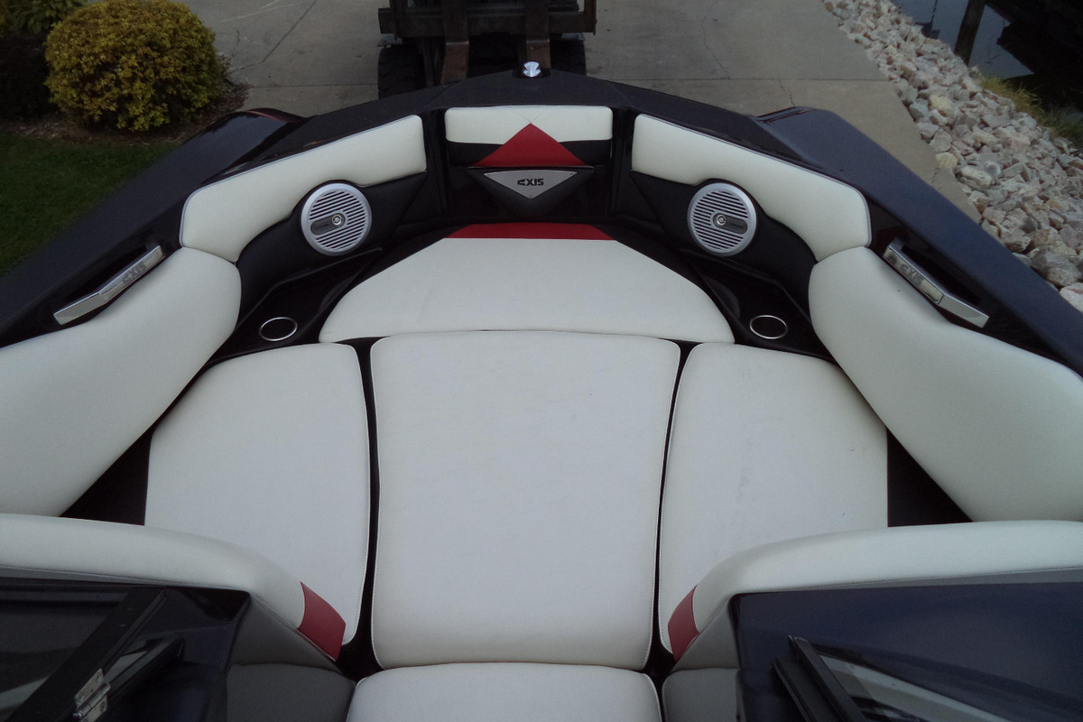 2012 Axis A22, 11