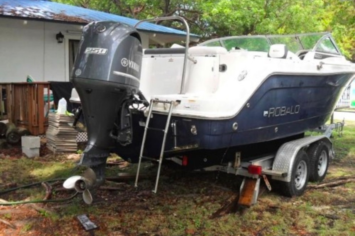 2016 Robalo 227 DC, 6