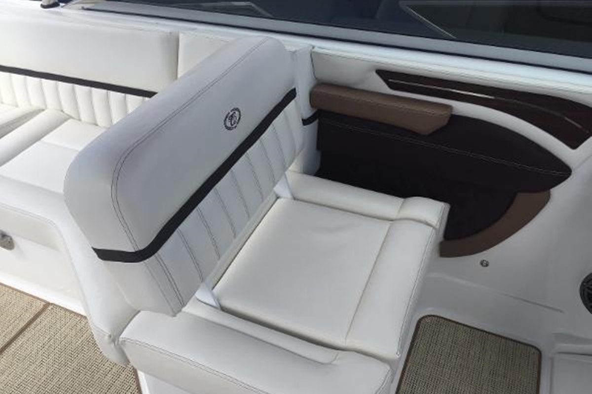 2016 Cobalt Boats A28, 12