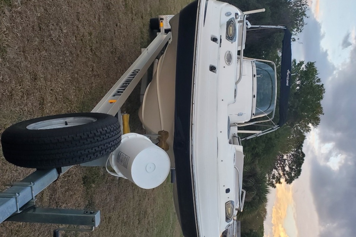 2017 Hurricane 231 SS, 3