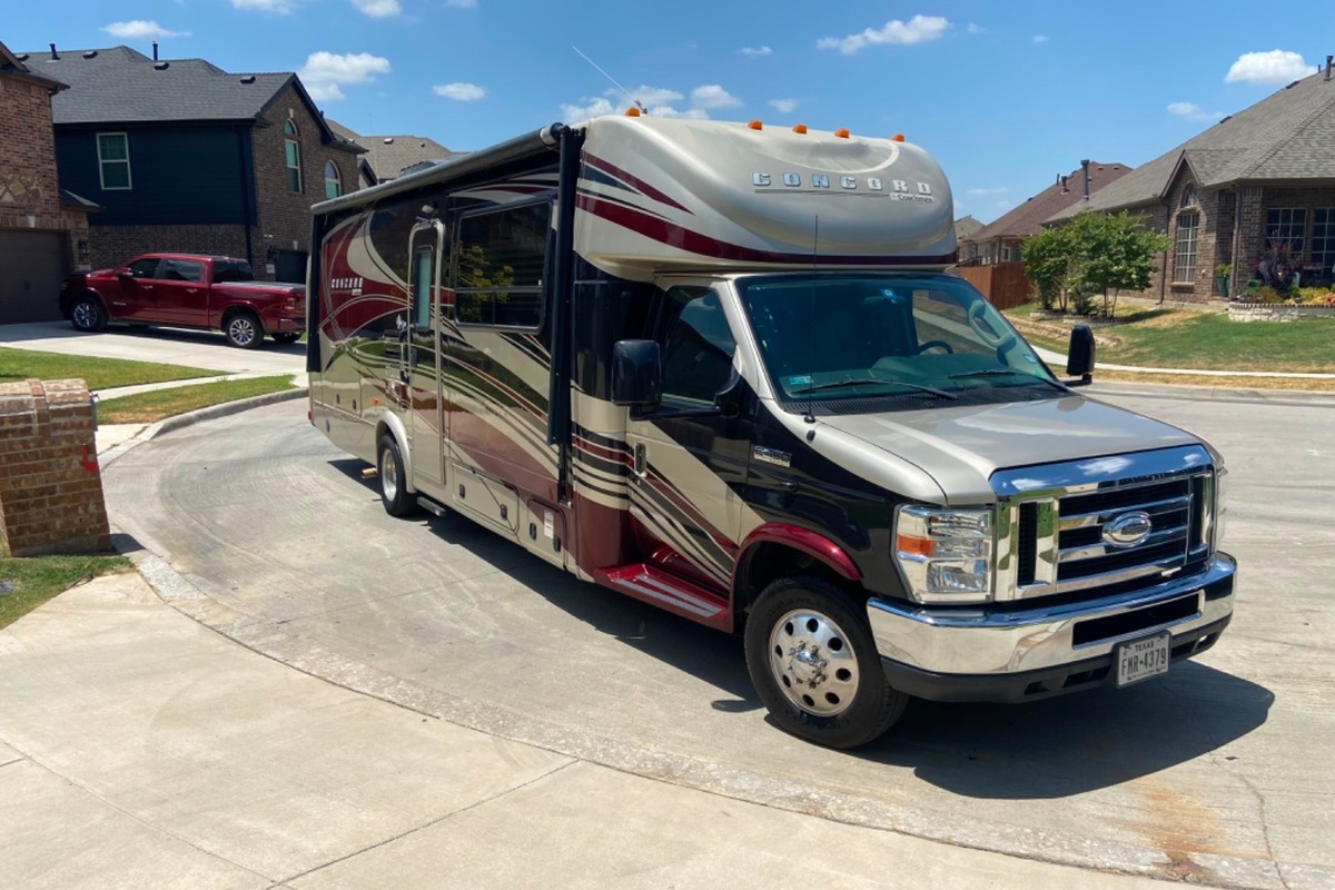 2015 Coleman Concorde 300ts, 10