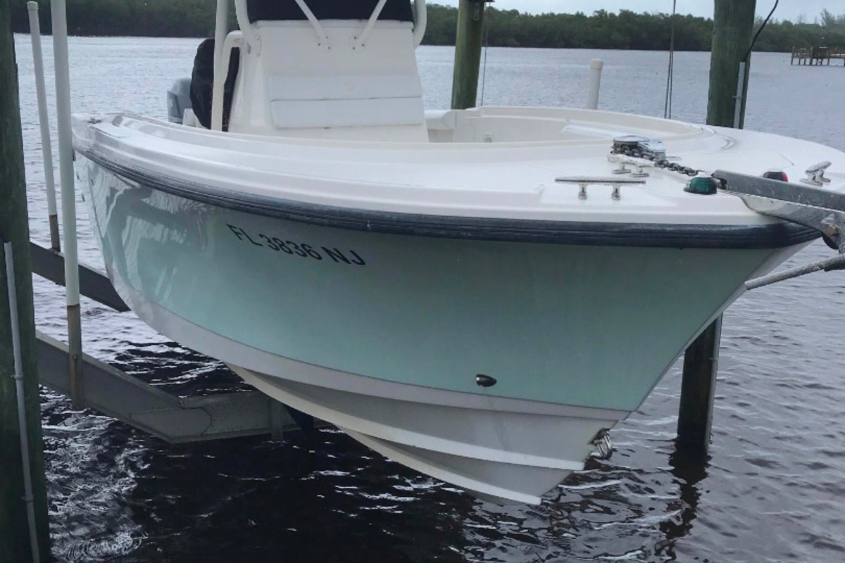 2006 EdgeWater 245 CC in Jupiter, FL