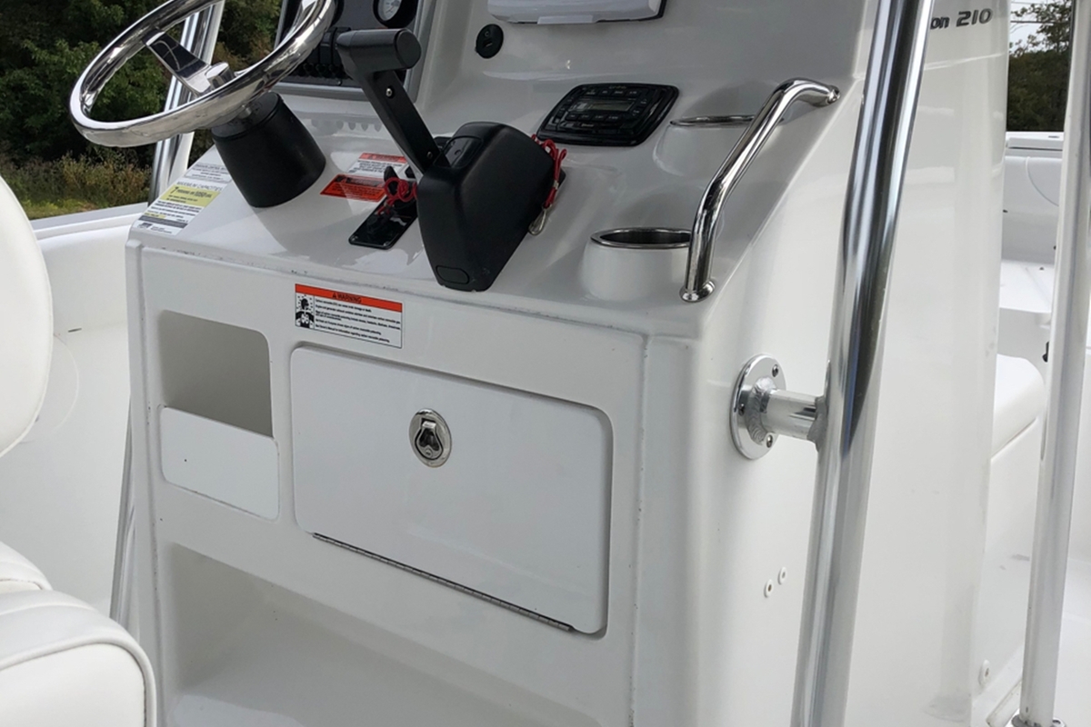 2014 Sea Hunt Triton 210, 14