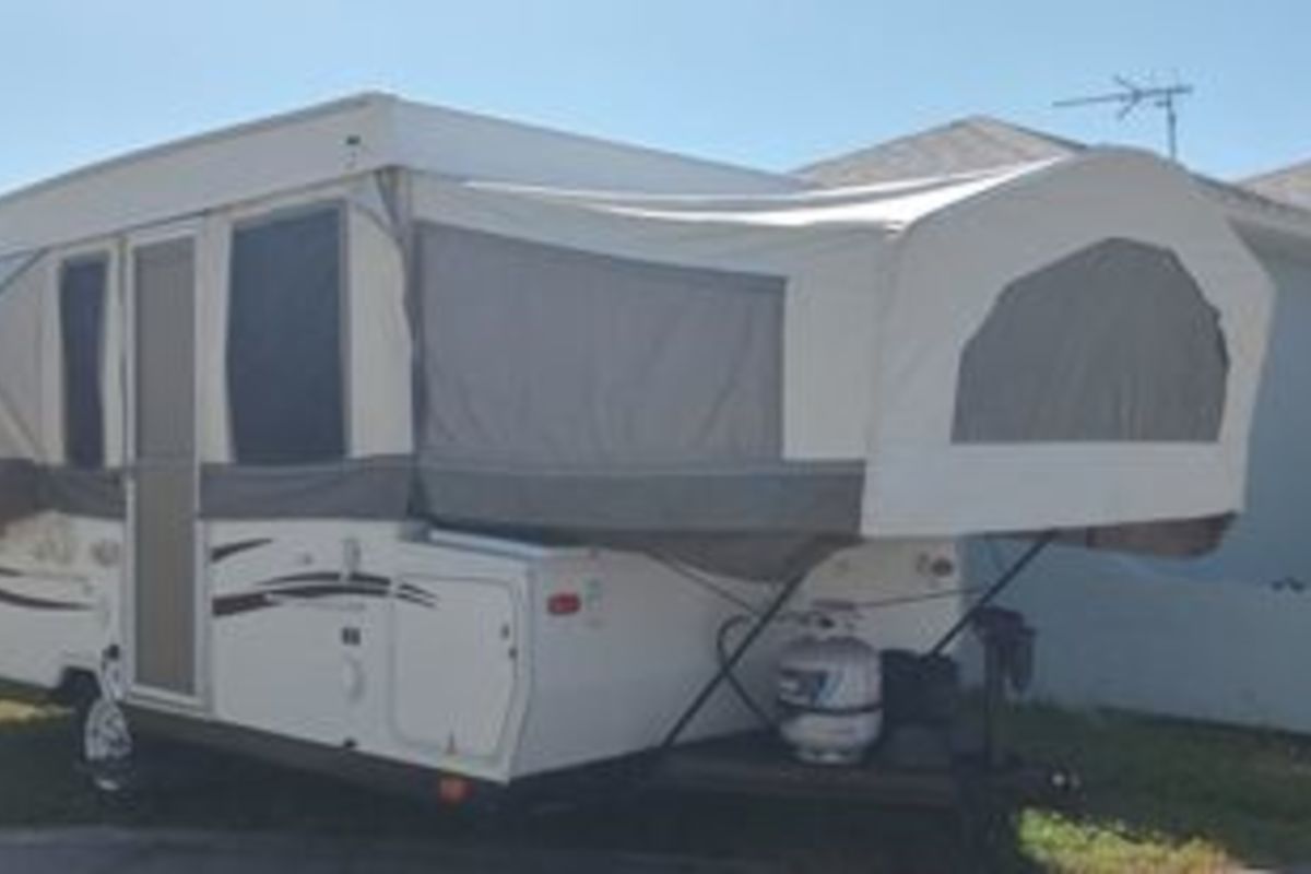 2010 Forest River Rockwood Premier, 10