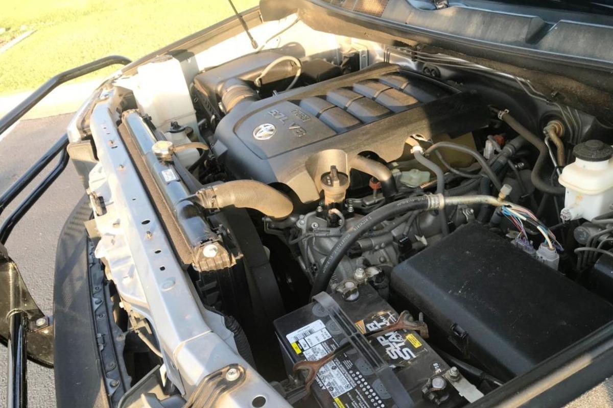 2012 Toyota Tundra 4x4, 5