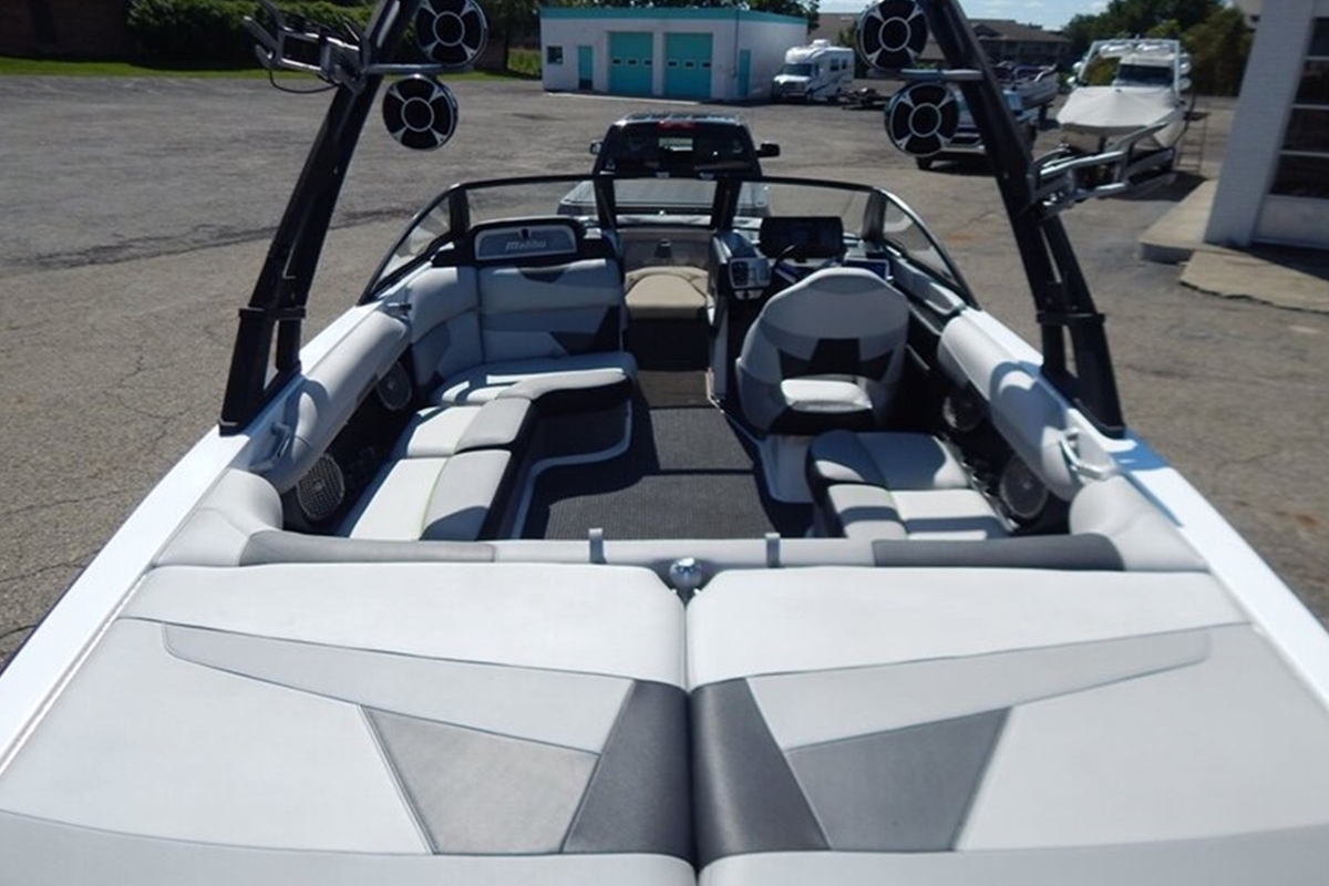 2016 Malibu Wakesetter 22 VLX, 23