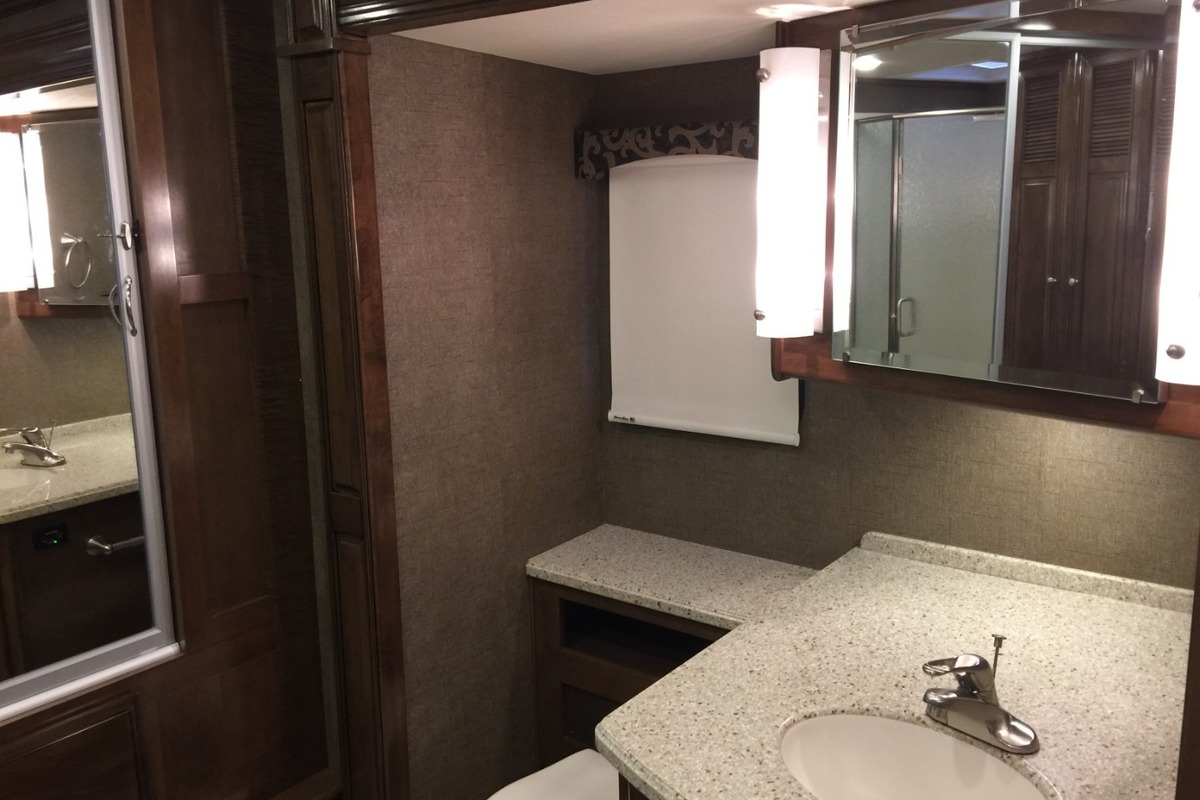 2017 Thor Tuscany XTE 40 AX, 5